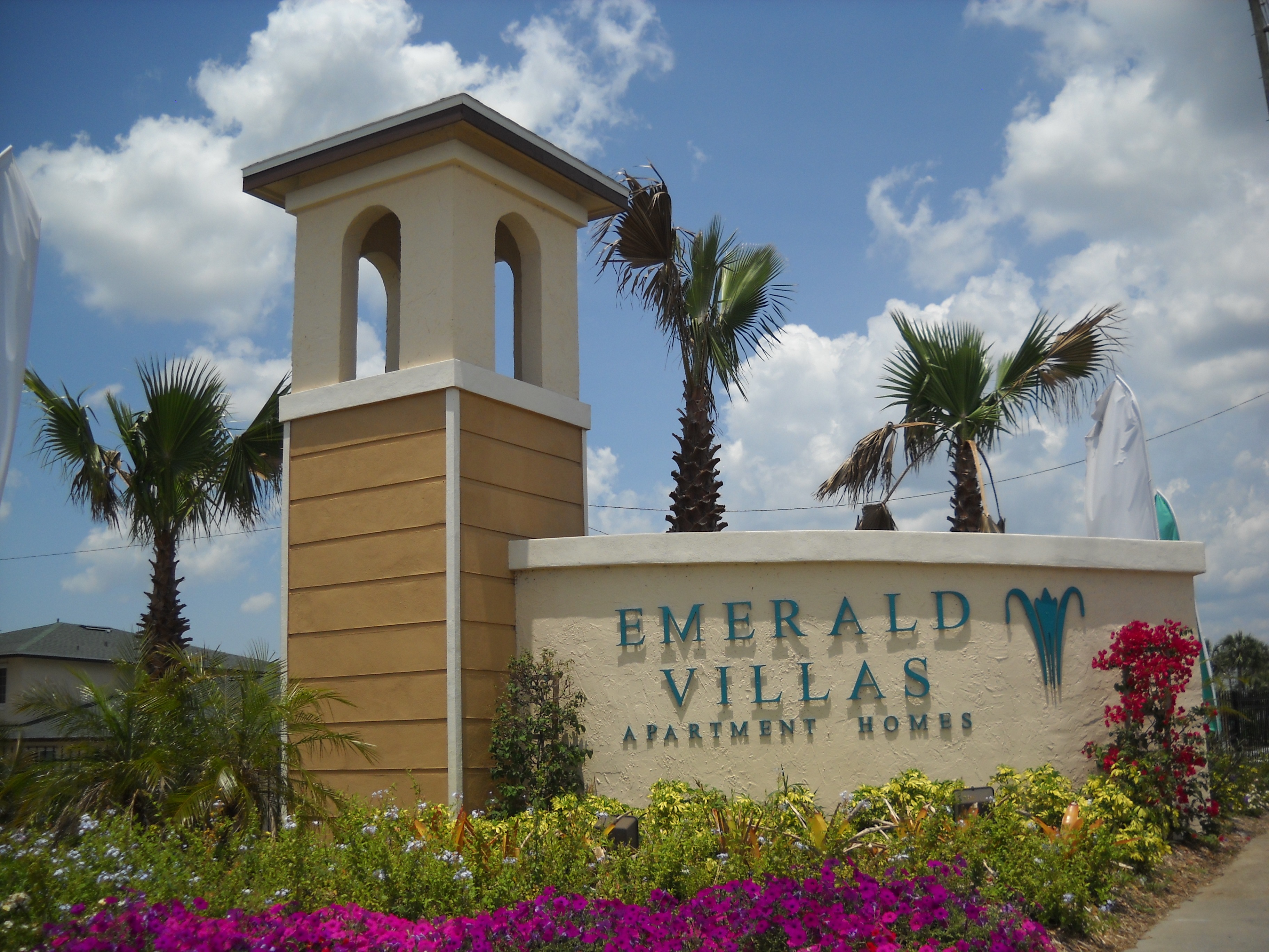 EMERALD VILLAS